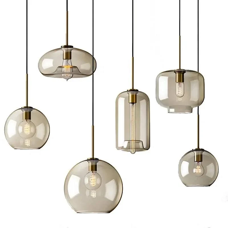 suspension design en verre et laiton
